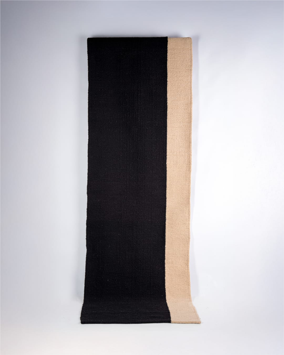 Alfombra con diseño Caminero baeton negro y arena