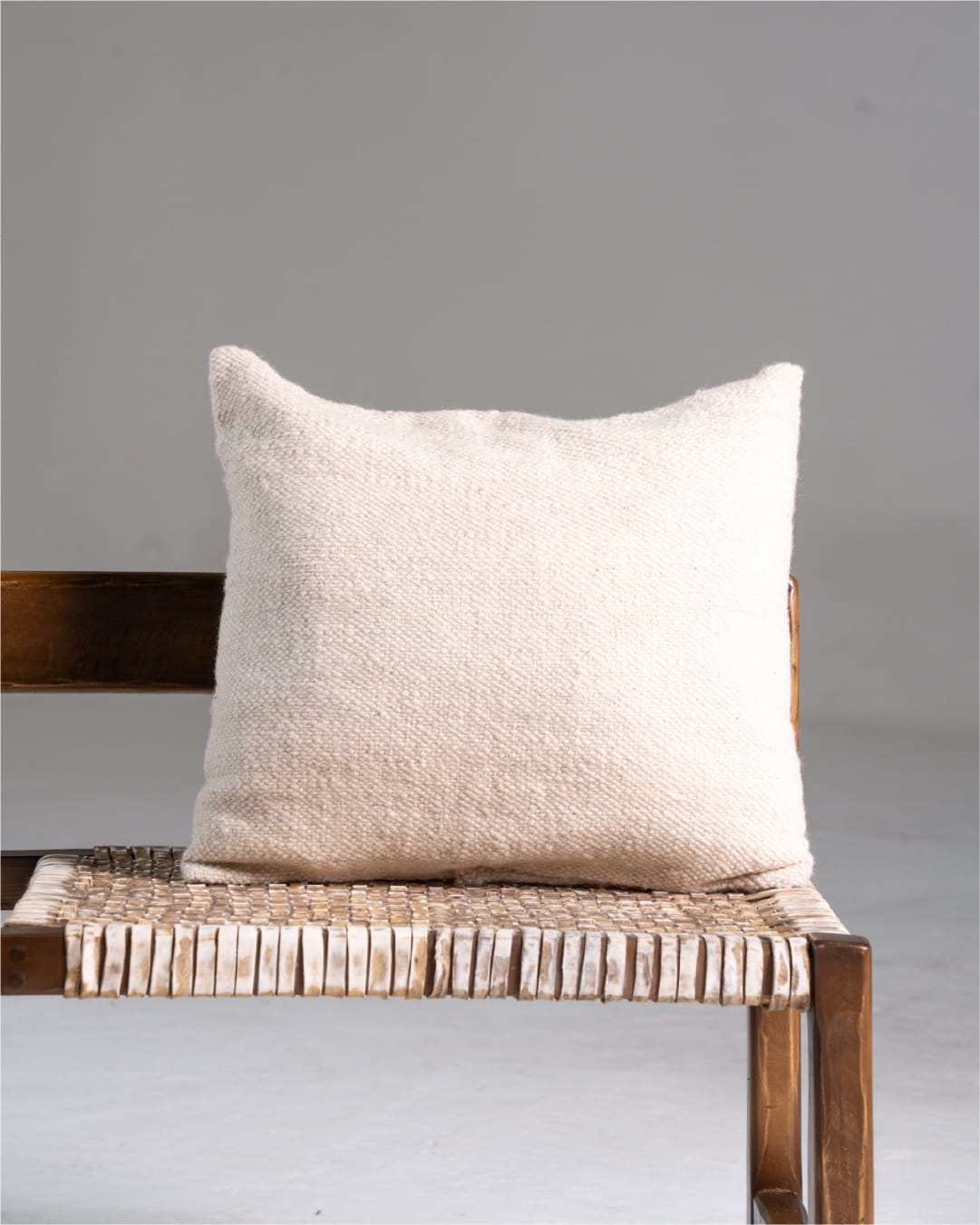 Almohadon cuadrado Paz Crudo